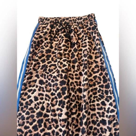 Missguided leopard print side stripe track pants - Picture 6 of 13
